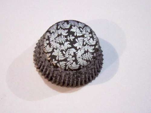 High Tea Cupcake Papers - Black/Silver - Click Image to Close